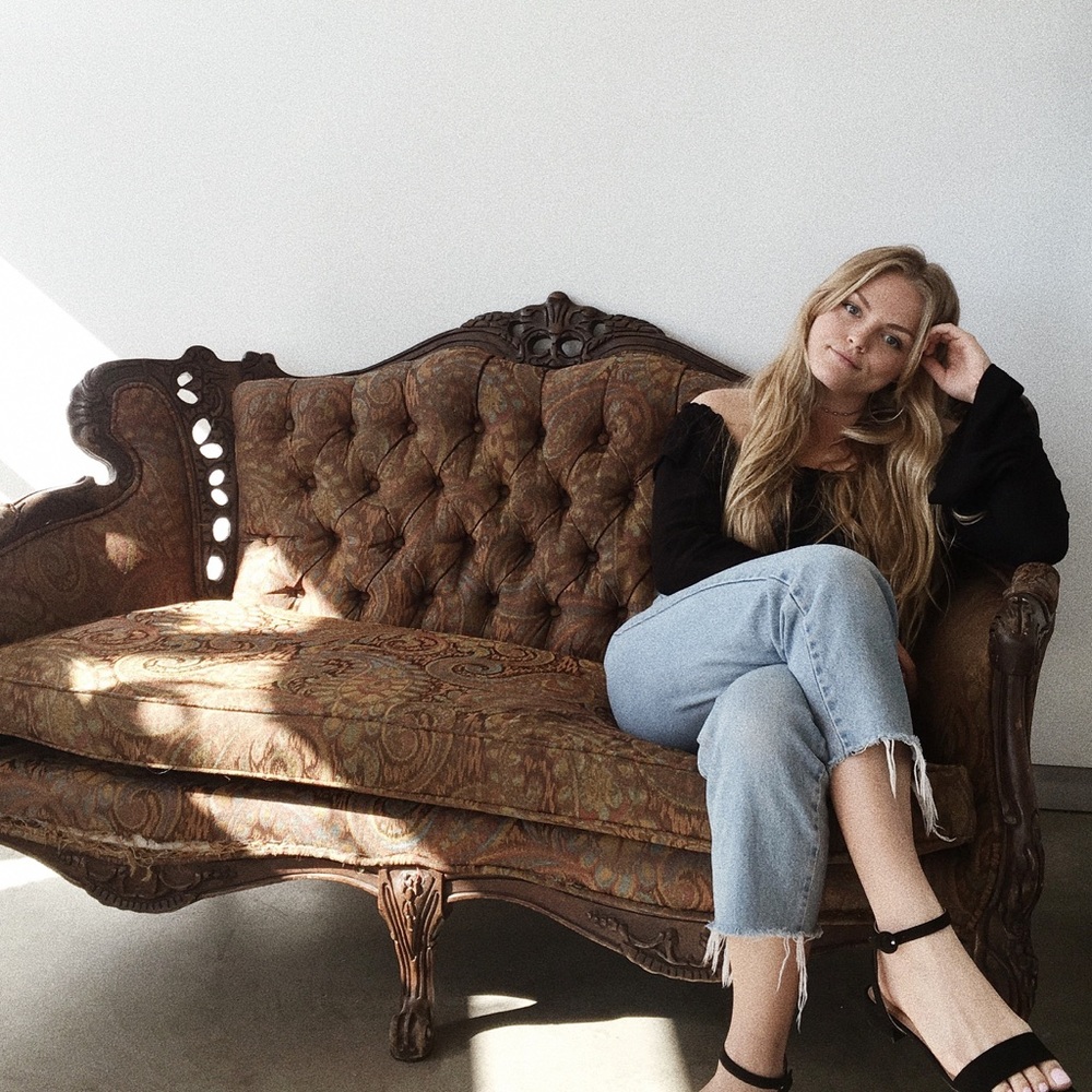 Meet your Posher, Joelle